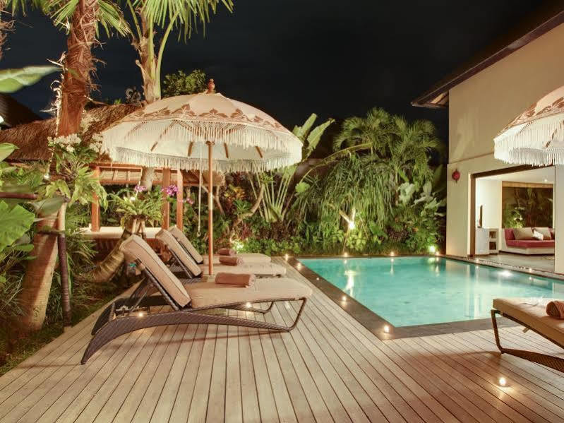 Elok Villas Seminyak Esterno foto