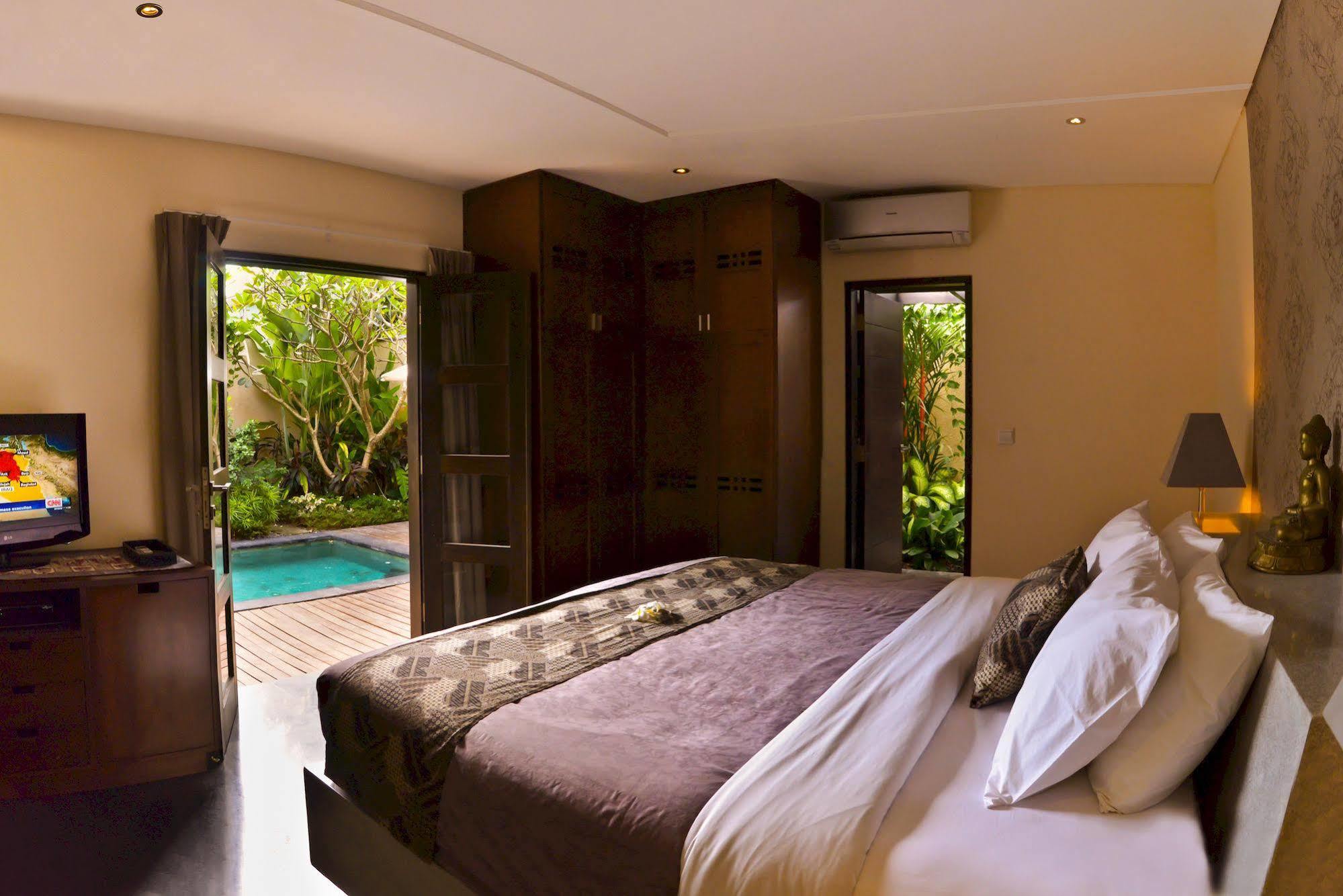 Elok Villas Seminyak Esterno foto