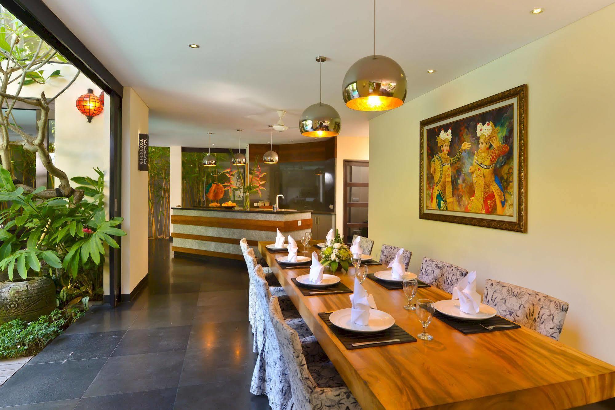 Elok Villas Seminyak Esterno foto