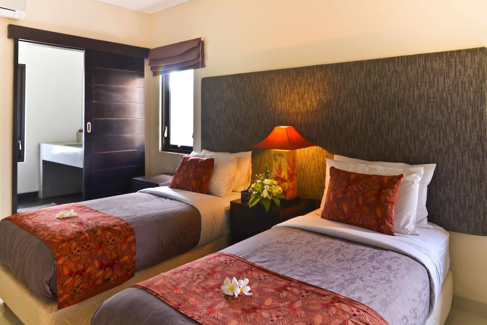 Elok Villas Seminyak Esterno foto