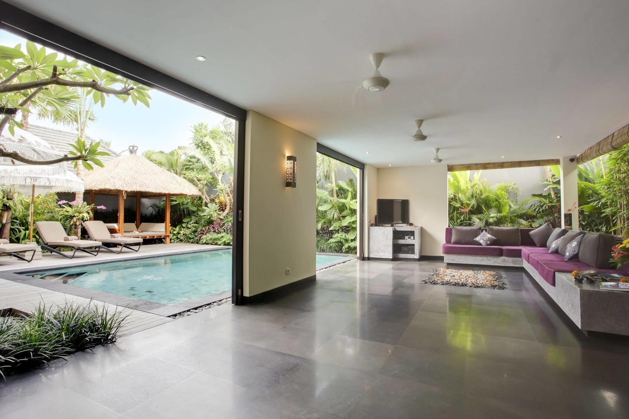 Elok Villas Seminyak Esterno foto
