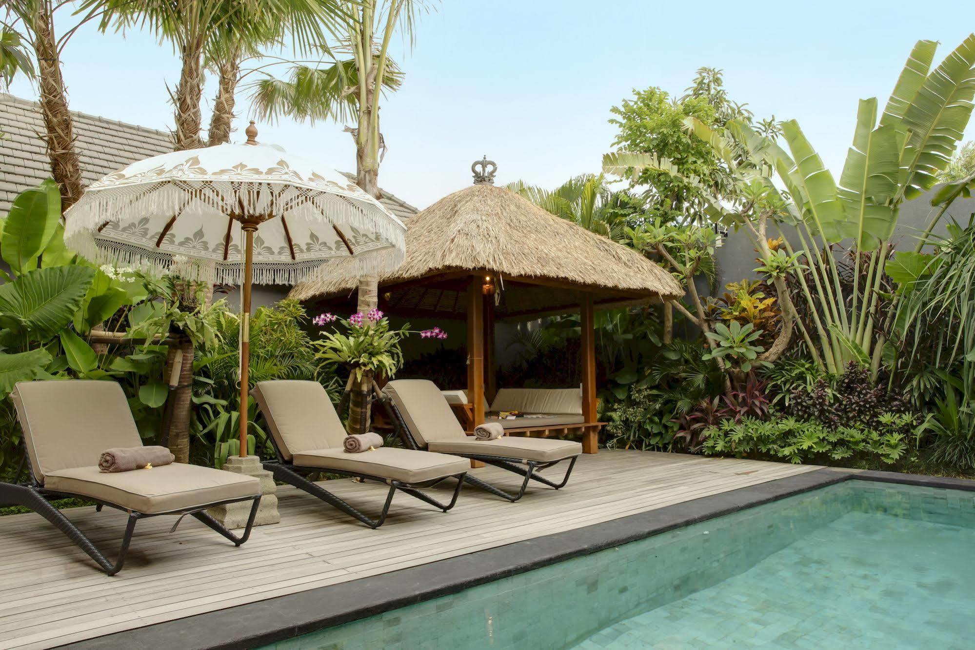 Elok Villas Seminyak Esterno foto