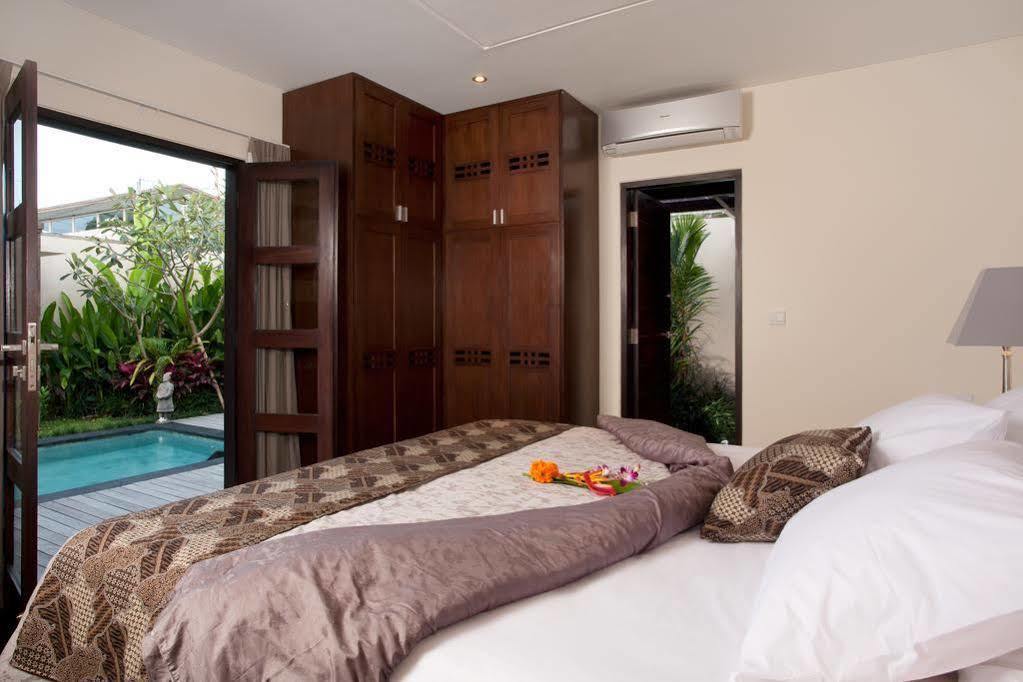 Elok Villas Seminyak Esterno foto
